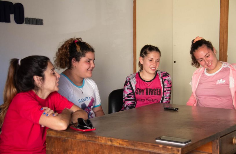 Alumnas de Yolanda Jara  se van para Ecuador