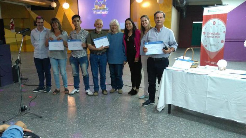 Entrega de certificados del programa "Punto Digital Azul"