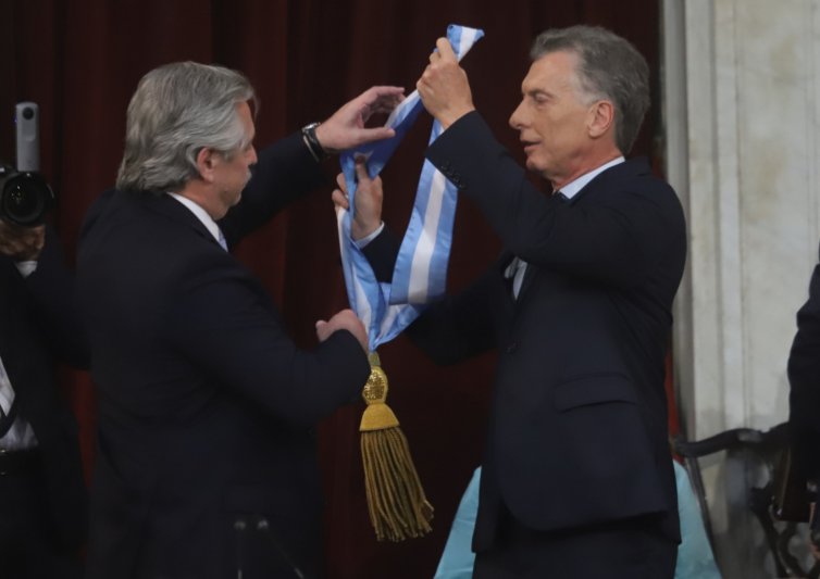 Primeros anuncios de Fernández: intervención de la AFI y reforma judicial