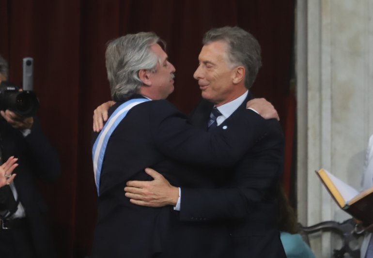 Primeros anuncios de Fernández: intervención de la AFI y reforma judicial