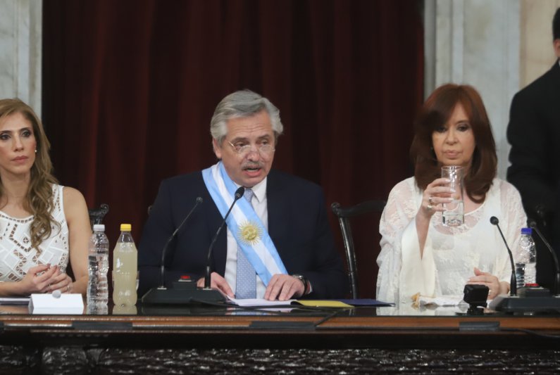 Primeros anuncios de Fernández: intervención de la AFI y reforma judicial