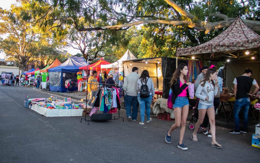 Se está desarrollando una feria  con un sin fin de propuestas