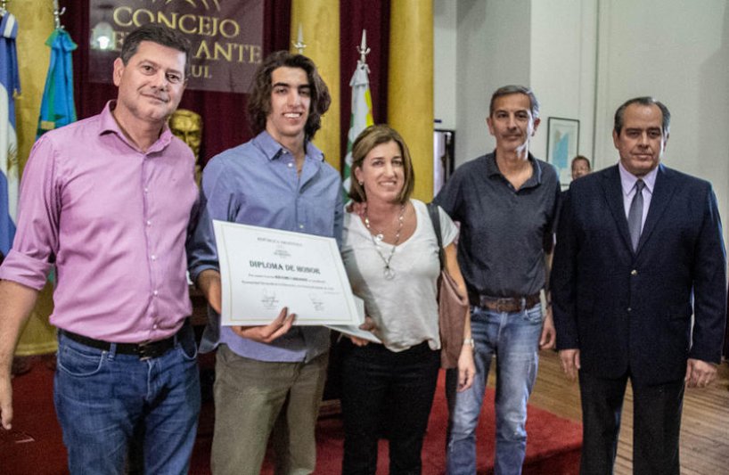 Acto de distinción de instituciones y  personalidades destacadas de Azul