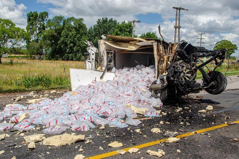 Violento choque entre dos camiones sobre la  Ruta Provincial 51: un muerto y tres heridos 