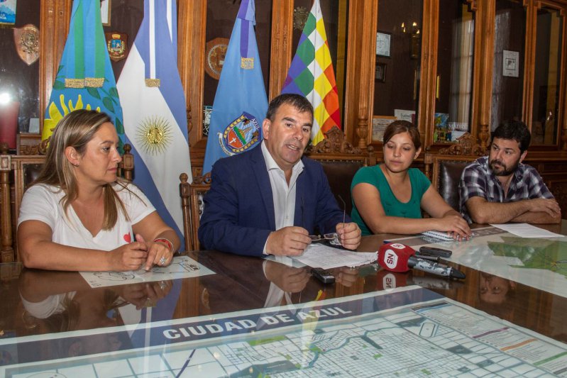 "El Verano es Azul" y el cobro de las becas del Fondo Nacional de las Artes