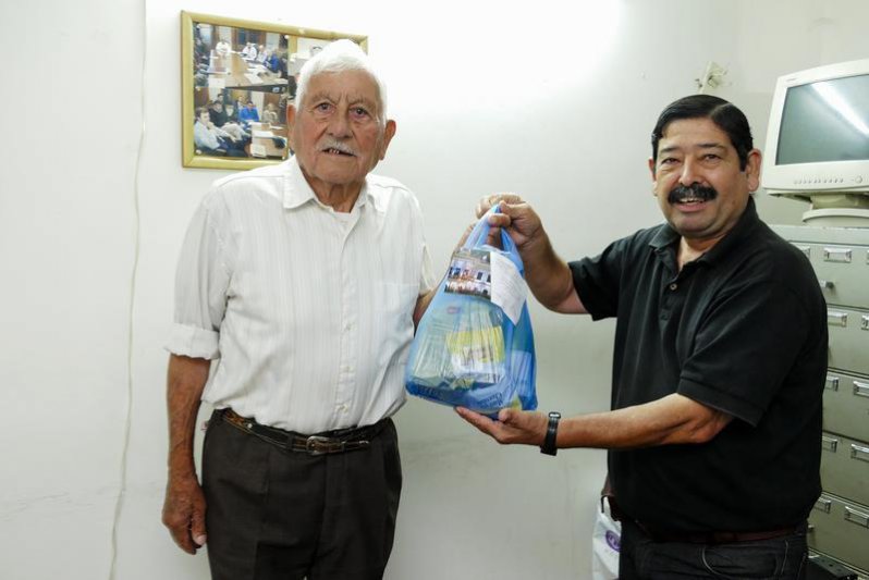 Obsequio de Reyes para Jubilados municipales