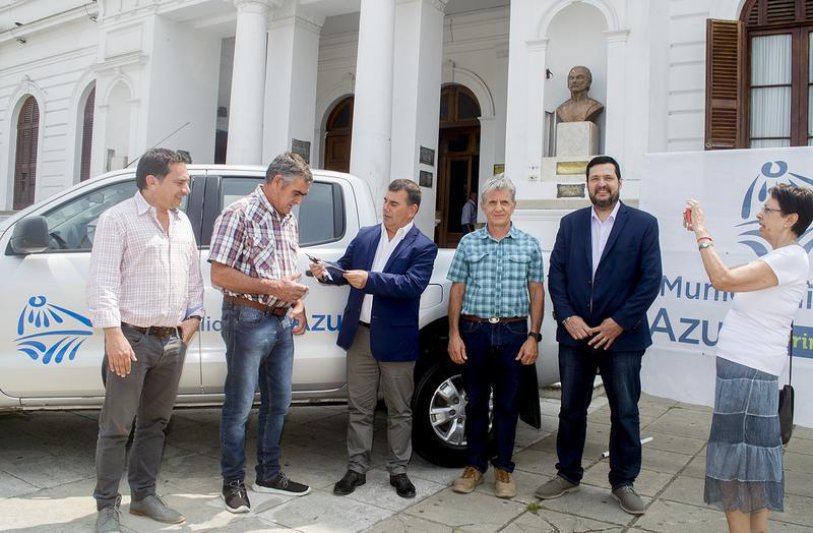 Presentaron una nueva camioneta  para la Dirección de Vialidad Rural