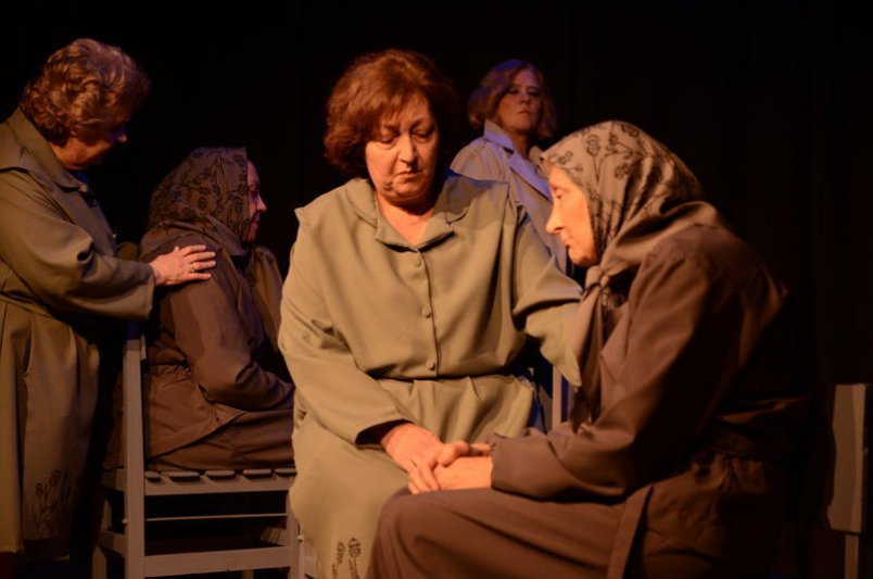 La temporada de verano tiene teatro azuleño
