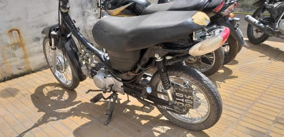 Dos jóvenes que utilizaban una moto para  delinquir fueron aprehendidos por la policía