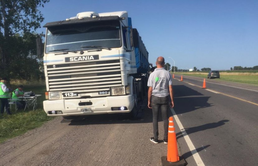 Se realizaron controles de cargas y documentación en Ruta Provincial 51