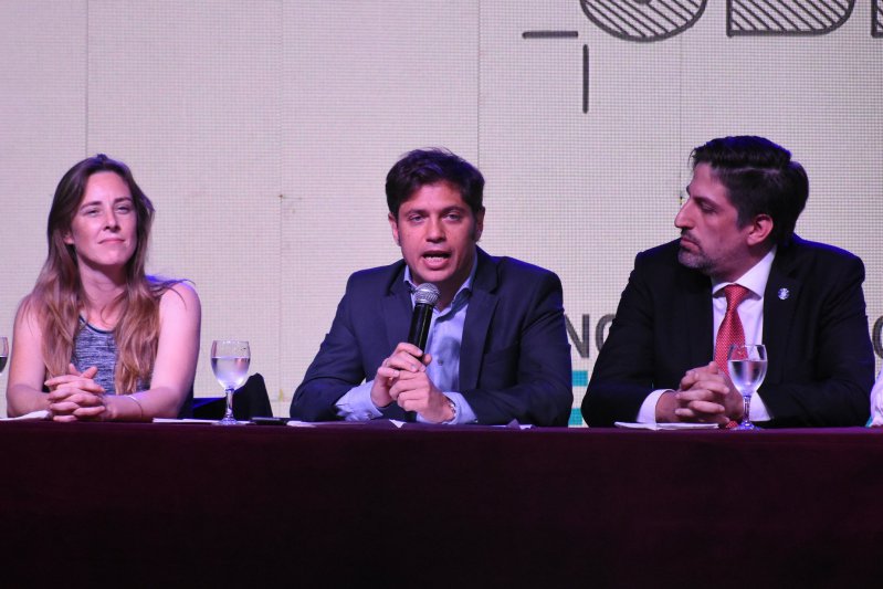 Kicillof lanzó un plan para arreglar 750 escuelas y retomar obras paralizadas