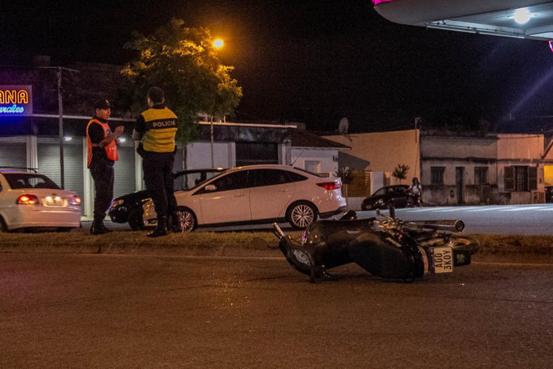 Un octogenario herido al ser atropellado por una moto