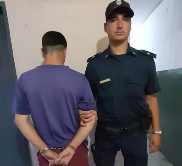 Un joven fue arrestado en el Hospital Pintos: en  una riñonera que tenía le incautaron marihuana 