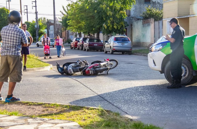 Chocaron dos motos en Cáneva y Corrientes