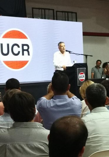Autoridades del radicalismo local presentes en un acto en la costa 