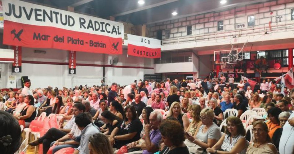 Autoridades del radicalismo local presentes en un acto en la costa 