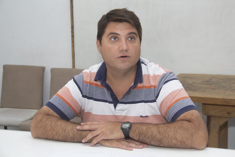 "Queremos creer que no van a gastar 180 mil pesos  para dilatar la presencia de ATE en la paritaria"