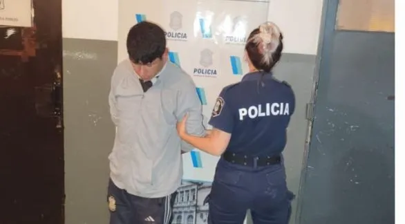 El considerado autor de esta agresión había sido aprehendido por agentes del Comando de Patrullas. FOTO: EPDS AZUL/PBA