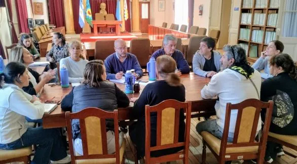 Autoridades y concejales recibieron a integrantes del Centro de Artesanos