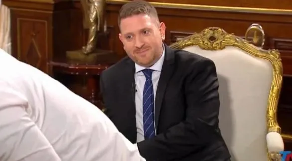 Caputo se sumó al discurso duro del gobierno contra el periodismo: "tiende a desaparecer"
