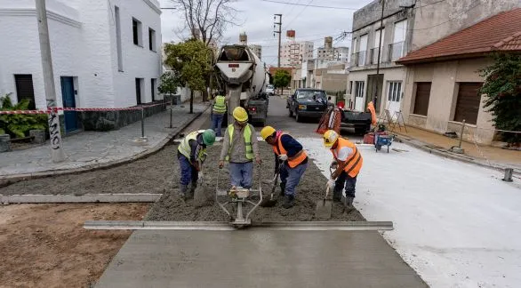 El intendente Sombra verificó la obra de reconstrucción de bocacalle