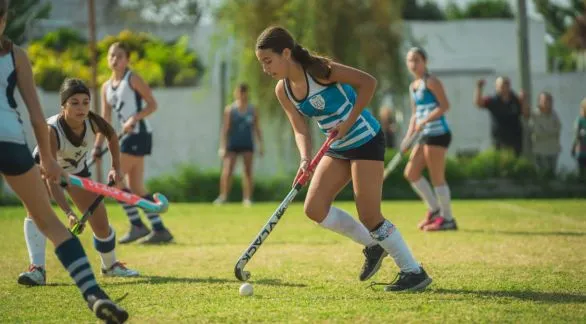 Comenzó la Copa Quijote de hockey