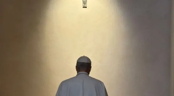 León XIV visitó la tumba de Francisco y anunció un programa basado en su legado