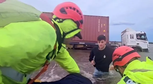 La cifra de evacuados por el temporal creció a más de 2.500, según Defensa Civil