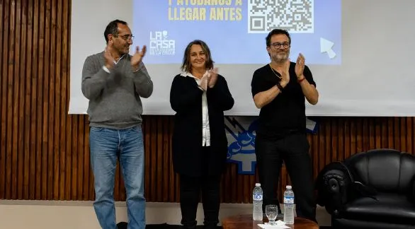 Con auditorio lleno, Gastón Pauls brindó   su charla testimonial sobre adicciones 