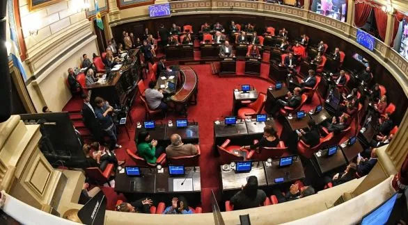 Sin sesión, el debate por las reelecciones indefinidas de intendentes y legisladores deberá esperar