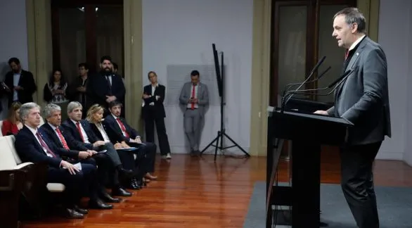 El Gobierno anunció un plan más moderado del esperado para blanquear dólares: el detalle de todas las medidas