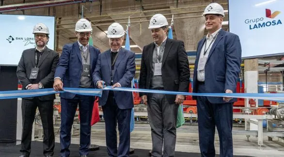 Con una inversión de 50 millones de dólares, la  Cerámica San Lorenzo inauguró una nueva planta 