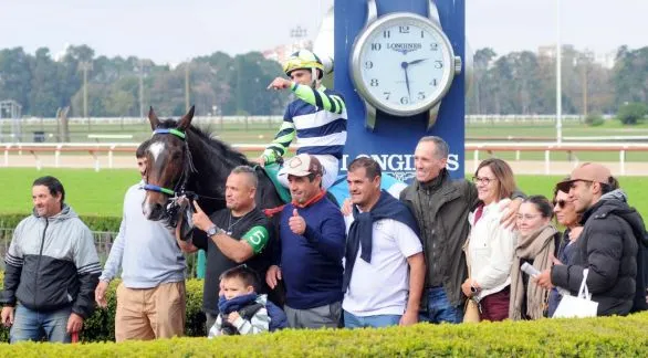 Doblete del Stud LH de Azul en San Isidro