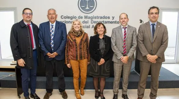 "Tenemos que trabajar juntos para lograr que los   procesos judiciales sean cada vez más sencillos"
