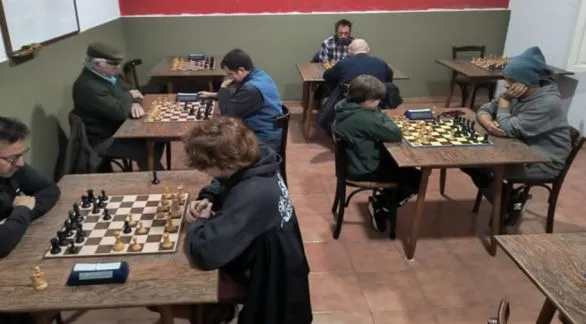 Jorge Baldini y Luciano Laborde lideran el torneo "80° Aniversario del Círculo de Ajedrez de Azul" 