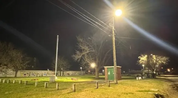 Avanza la iluminación en   barrios y espacios públicos
