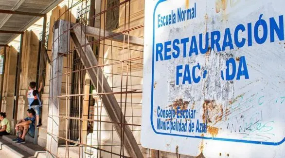 La restauración de la fachada del Colegio Normal: "Es una deuda histórica con la comunidad azuleña" 
