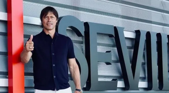 Quiénes son los azuleños que trabajaron en   el exterior durante la temporada 2024/2025
