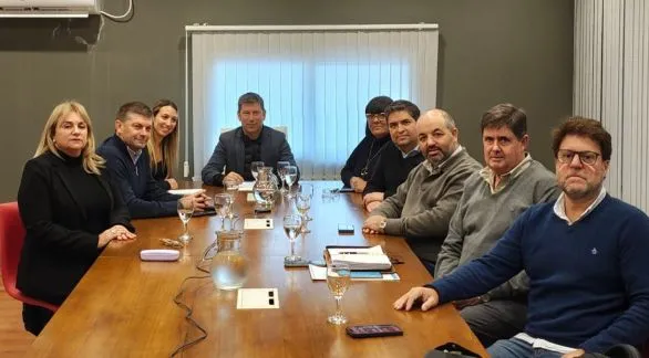 "Avenida del centro": la UCR bonaerense avanzará en un espacio sin el PRO y LLA