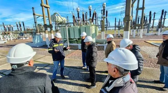 Consejeros de la Cooperativa Eléctrica estuvieron   en la estación transformadora de Azul TRANSBA 