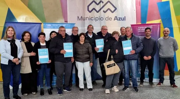 52 familias azuleñas recibieron sus escrituras