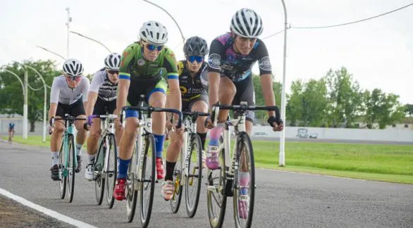 Ciclismo: se reprogramaron las carreras en el óvalo 