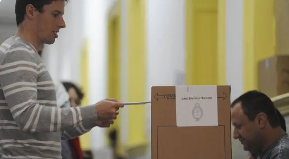 ¿Lista de papel o boleta única? Cómo se vota el 7 de septiembre en Azul