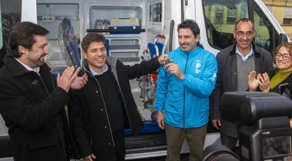 "La entrega de una ambulancia y un ecógrafo no lo justifica"