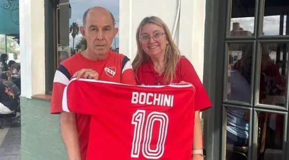 Invitado de lujo: la Peña "Los Diablos Rojos" celebrará   su aniversario con la visita de Ricardo "El Bocha" Bochini