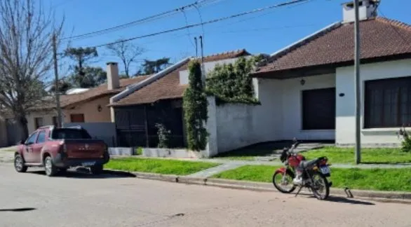 Un hombre y su sobrino, lesionados en un choque