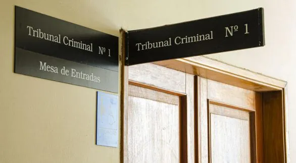 Condenas a tres años de prisión en suspenso  para dos hombres por casos de abuso sexual 