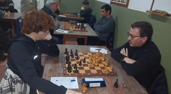 Luciano Laborde encabeza el   torneo oficial "B" de Ajedrez