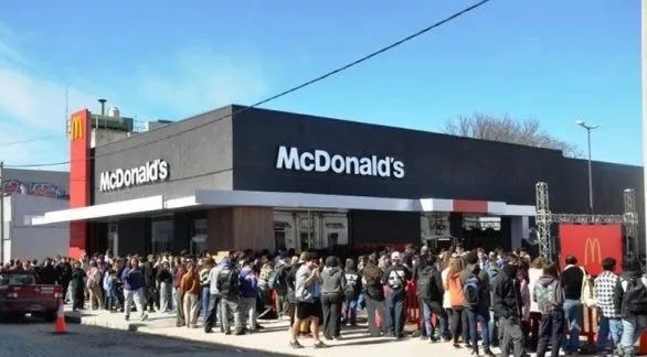Inauguración de McDonald's en Tandil genera opiniones divididas y plantea la pregunta sobre Azul