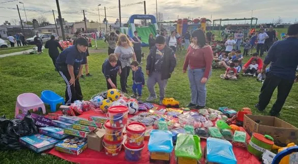 Más de 150 chicos celebraron su día en el barrio Perón con el apoyo del Centro Cultural Don Cipriano
